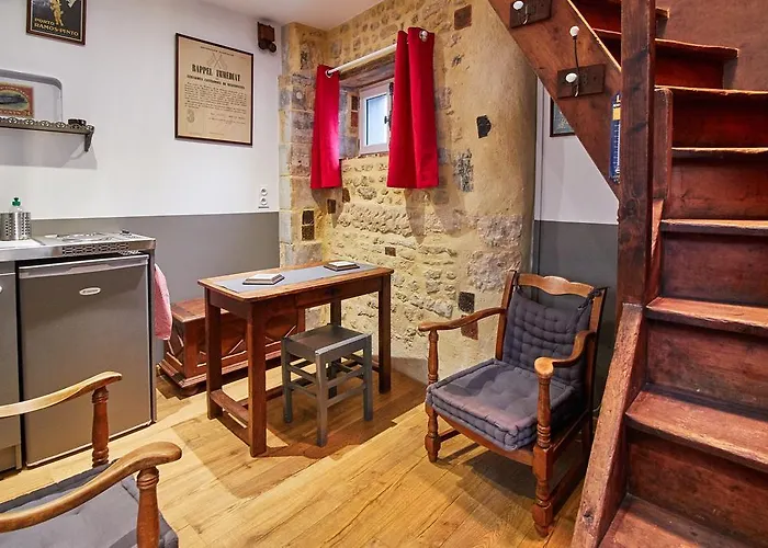 La Plus Petite Maison De France